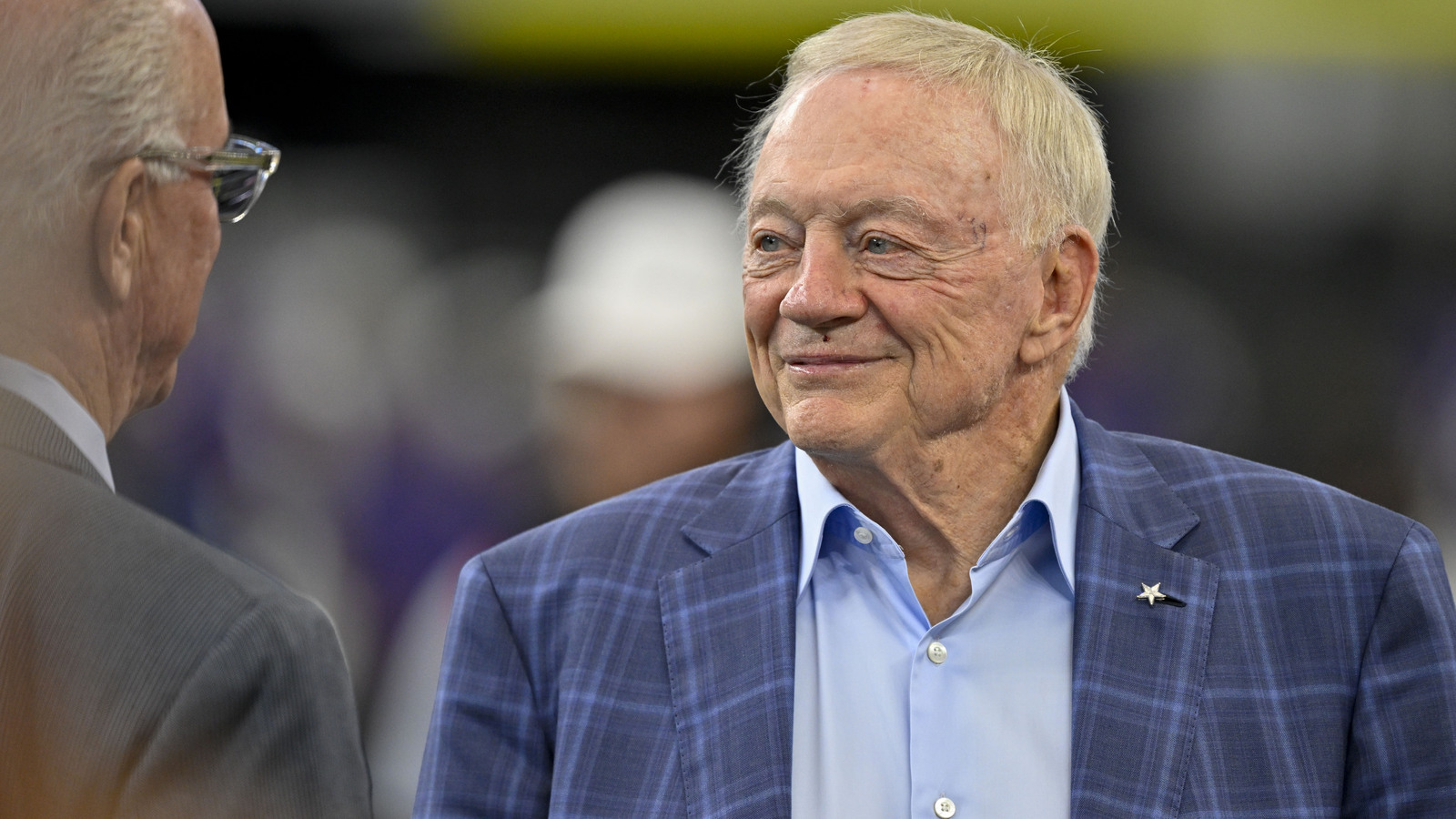 https://www.yardbarker.com/media/5/f/5fdafbef15d8d87603da1c306caaf0371555eb6e/thumb_16x9/aug-16-2025-arlington-texas-usa-dallas-cowboys.jpg