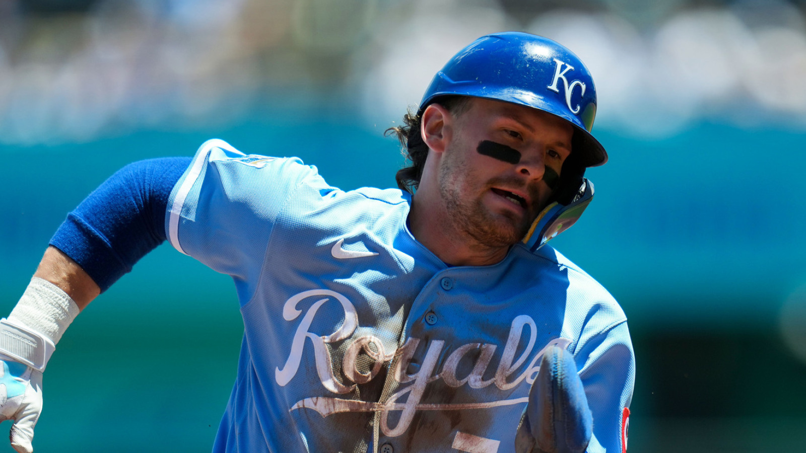 https://www.yardbarker.com/media/5/f/5fe2d58152ffbcbbb4d5e940d14287c2f04ab198/thumb_16x9/royals-shortstop-bobby-witt-jr-quietly-on.jpg?v=1