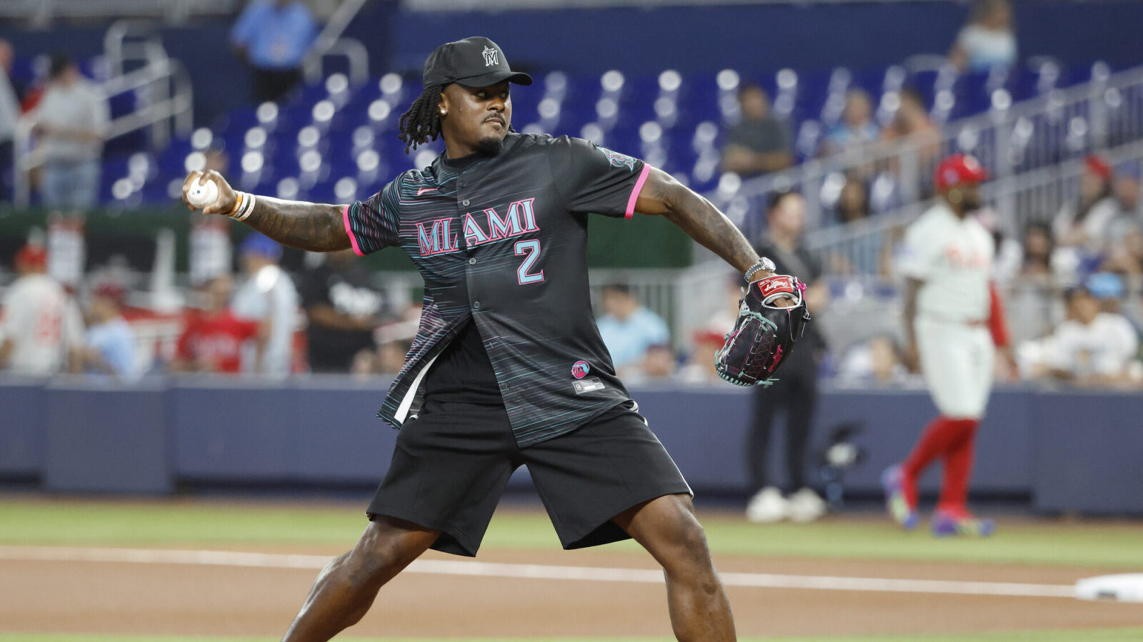 Malik Willis Gives Candid Thoughts on Dolphins Trading Jaylen Waddle