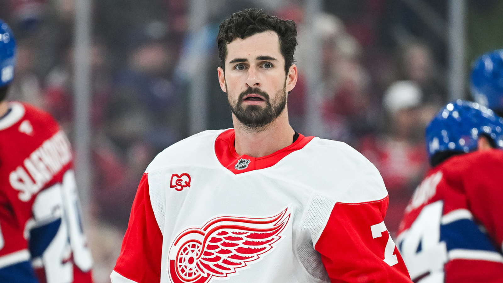https://www.yardbarker.com/media/5/f/5ff33c45c6c3c70f959df3e74e4e467ab5f30932/thumb_16x9/report-red-wings-dylan-larkin-expands-trade-list.jpg?v=1