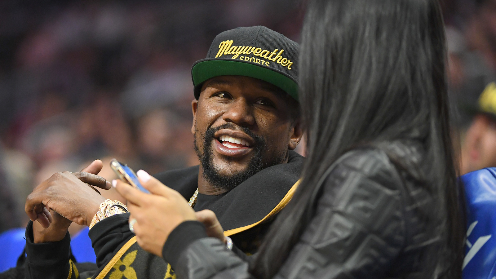 Floyd Mayweather Jr. Is Reportedly Engaged To An Exotic Dancer And Spared  No Expense On The Ring - BroBible