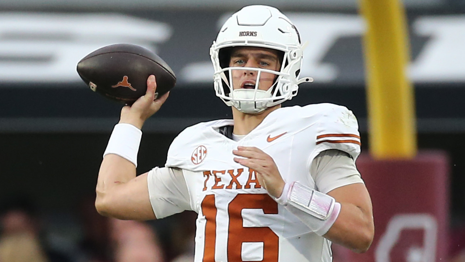 Texas quarterback shows improved accuracy at passing camp