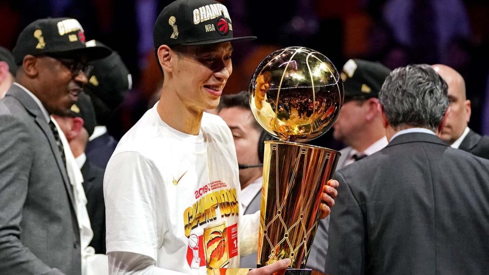 9-year NBA veteran Jeremy Lin announces retirement | Yardbarker
