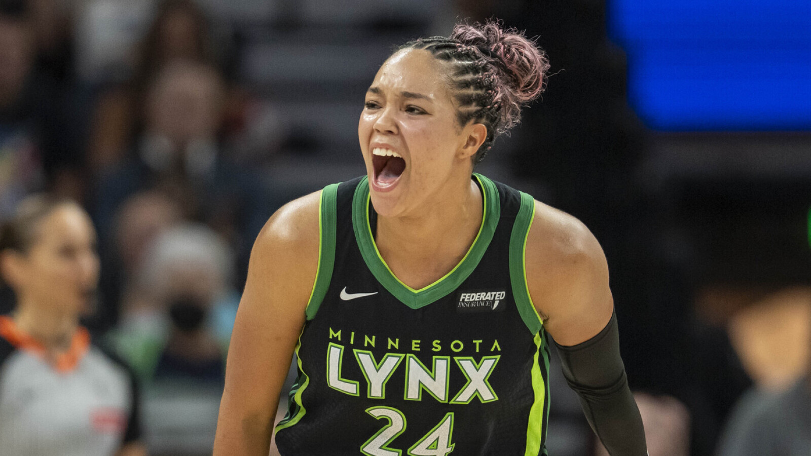 https://www.yardbarker.com/media/6/0/60f2ec71f229f0826e68cbdd81058db3ac48bf1e/thumb_16x9/lynx-epic-comeback-clinch-series-avoid-wnba-chaos.jpg?v=1