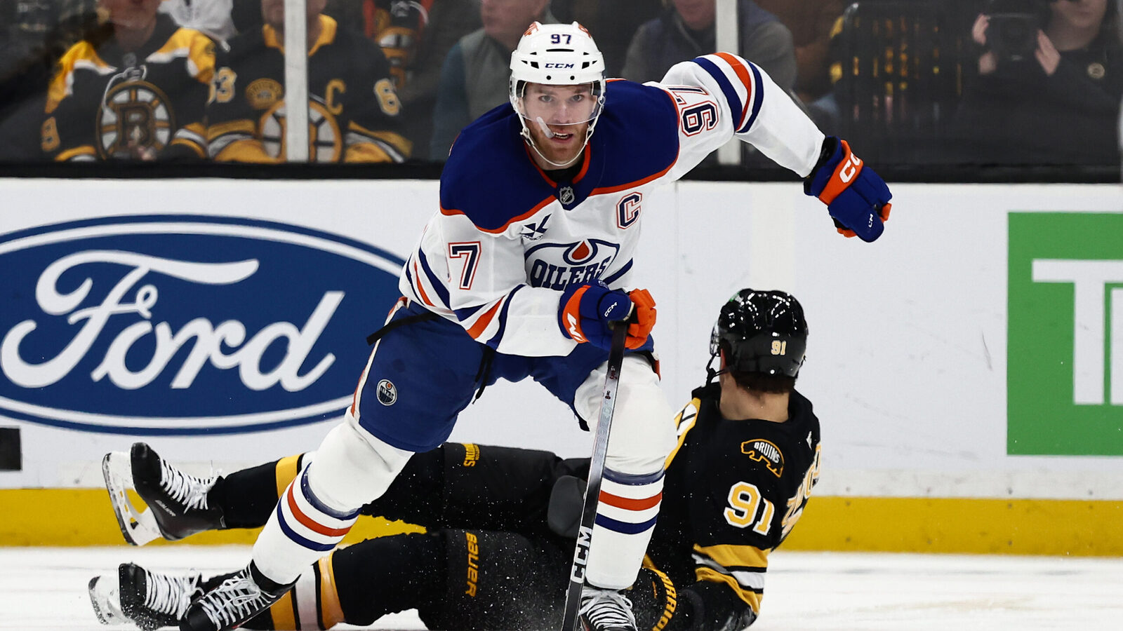 ‘He just keeps getting better’: Fans react to McDavid’s 10-game point ...