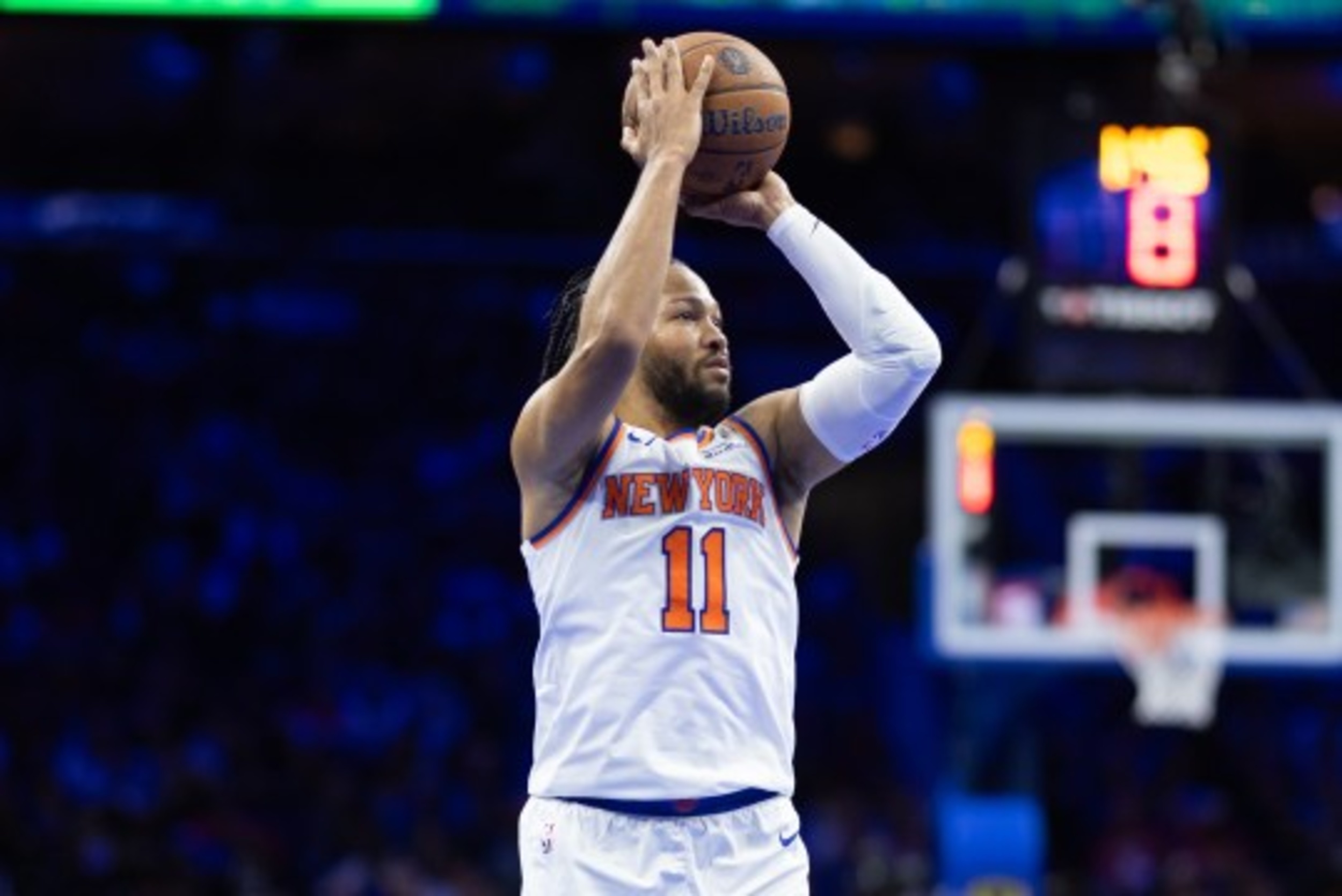 Crisp Knicks Star Jalen Brunson Has Injury Scare In Game 1 Of Nba Finals Wallpaper for Desktop Crisp Knicks Star Jalen Brunson Has Injury Scare In Game 1 Of Nba Finals Wallpaper for Desktop