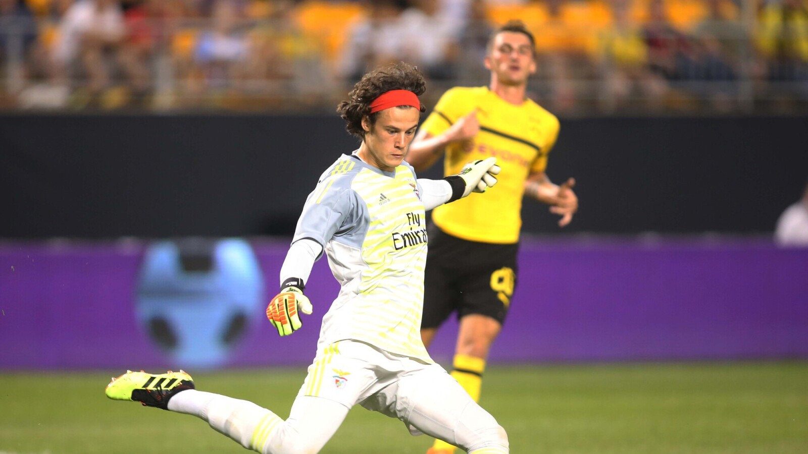 PSG plot €50 million summer raid for AS Roma shot stopper | Yardbarker