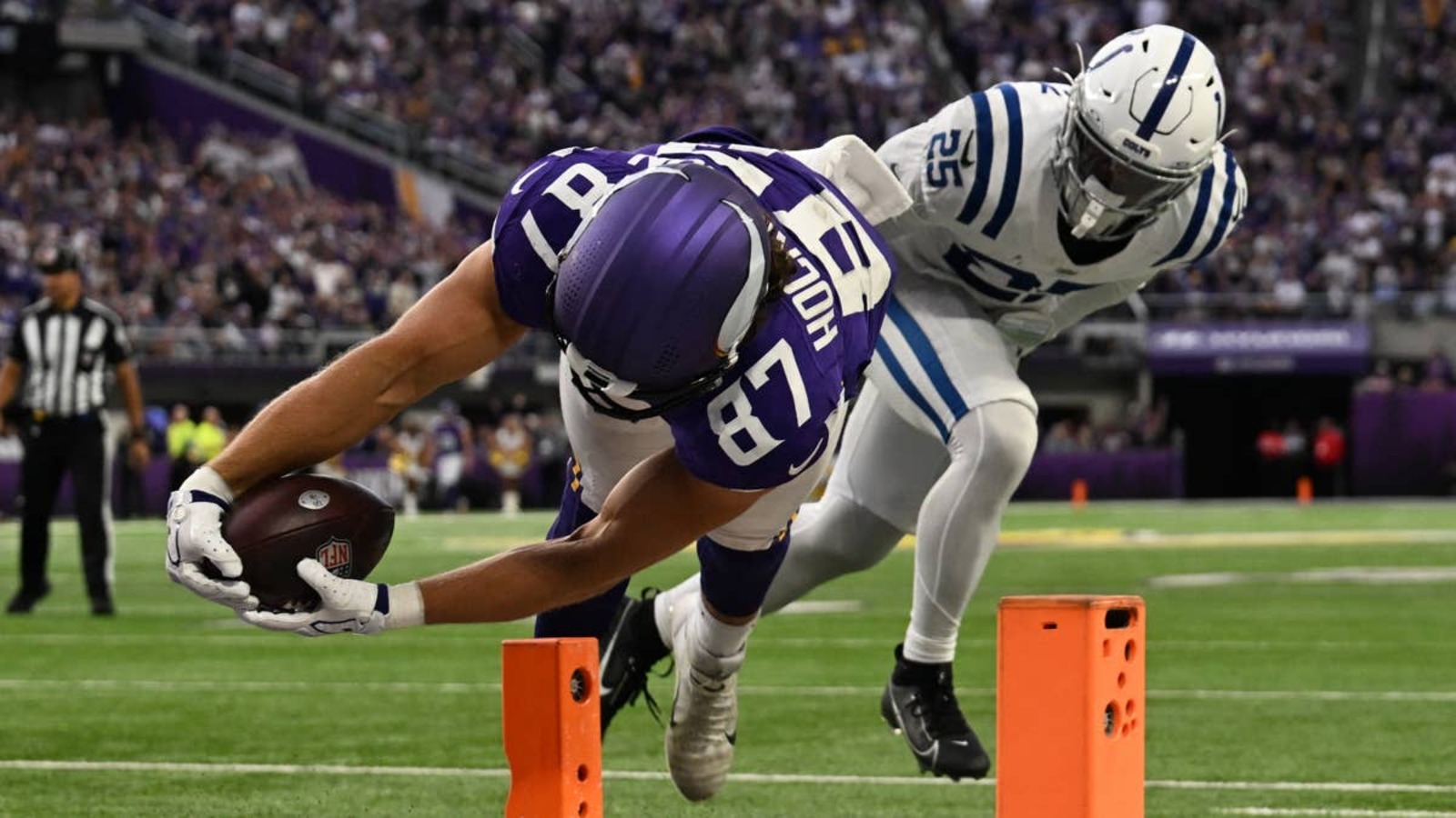 Cashman's absurd day helps Vikings shake off slow start, beat Colts to reach 6-0