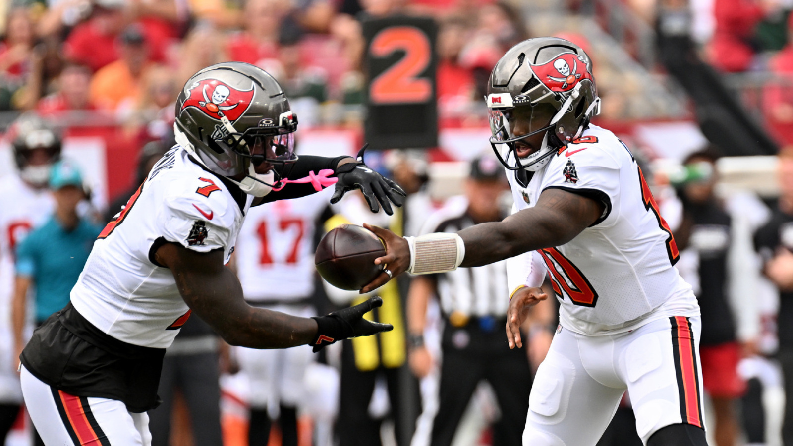https://www.yardbarker.com/media/6/1/61ade0ef63ea34520e106fcfbefb6f4a6fa4f2e3/thumb_16x9/tnf-takeaways-previously-winless-bucs-expose.jpg?v=1