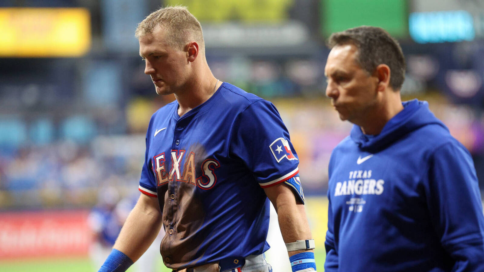 Rangers third baseman Josh Jung suffers fractured wrist