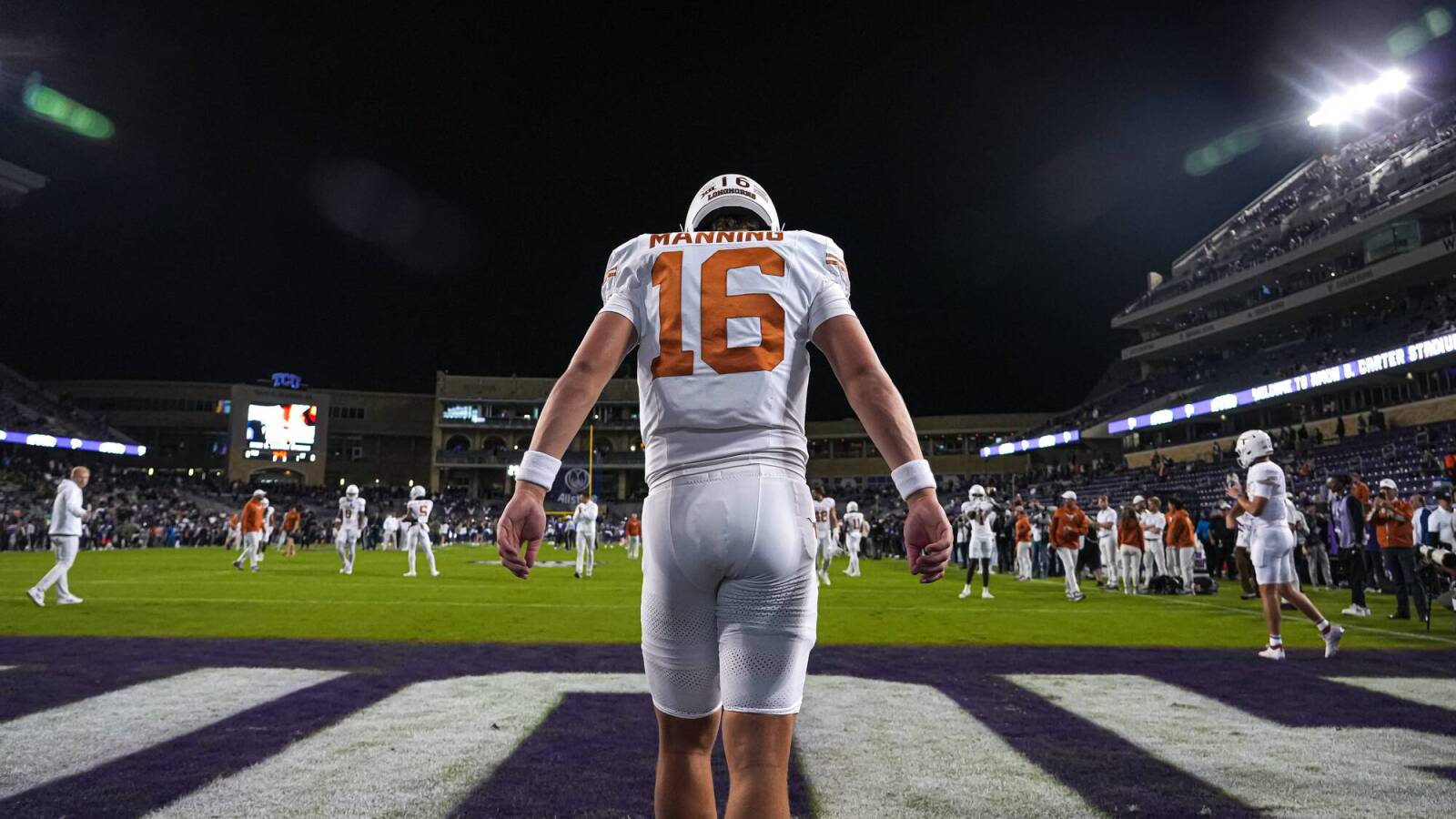Former Texas QB thinks Arch Manning can handle the pressure Yardbarker