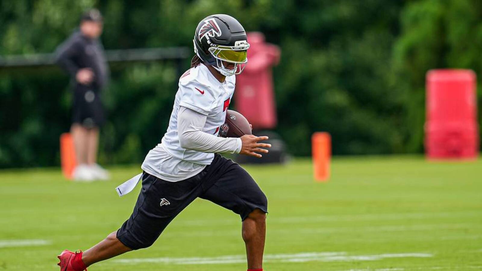 Falcons Must Avoid One Mistake With Bijan Robinson