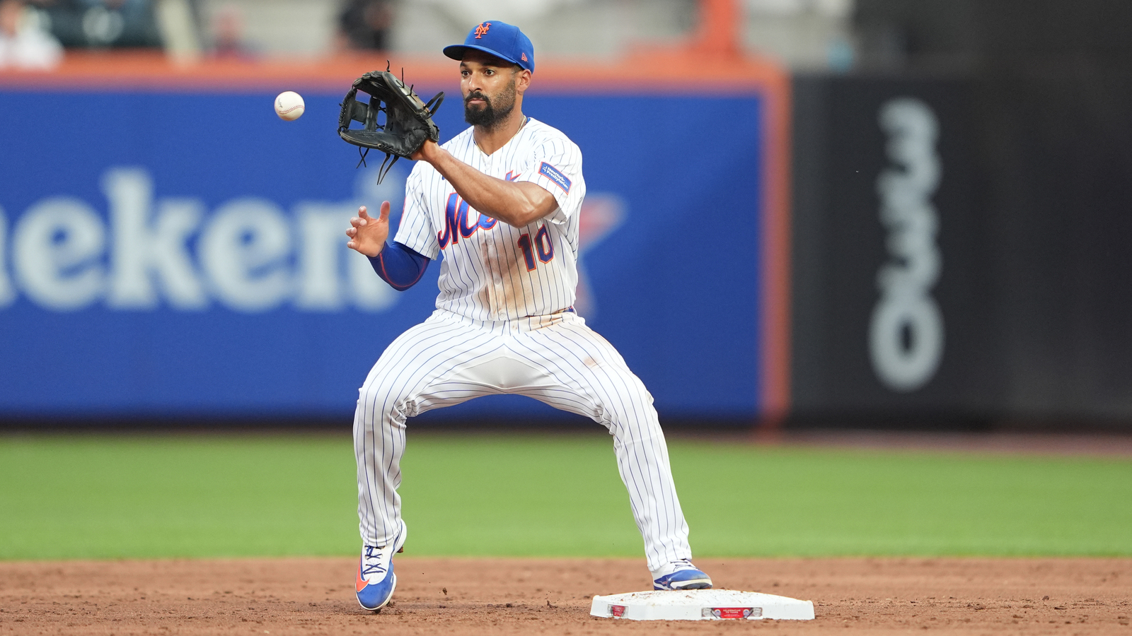https://www.yardbarker.com/media/6/2/6272dc57110e1baf801b03de318961a60a4f386f/thumb_16x9/marcus-semien-latest-mets-player-lost-injury.jpg