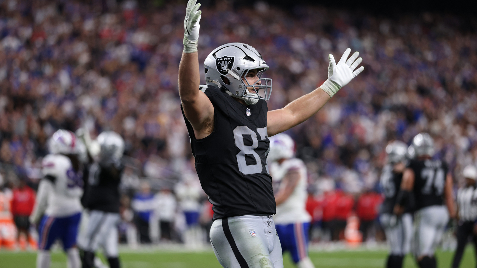 Raiders Struggle to Utilize Key Offensive Players Early in Games