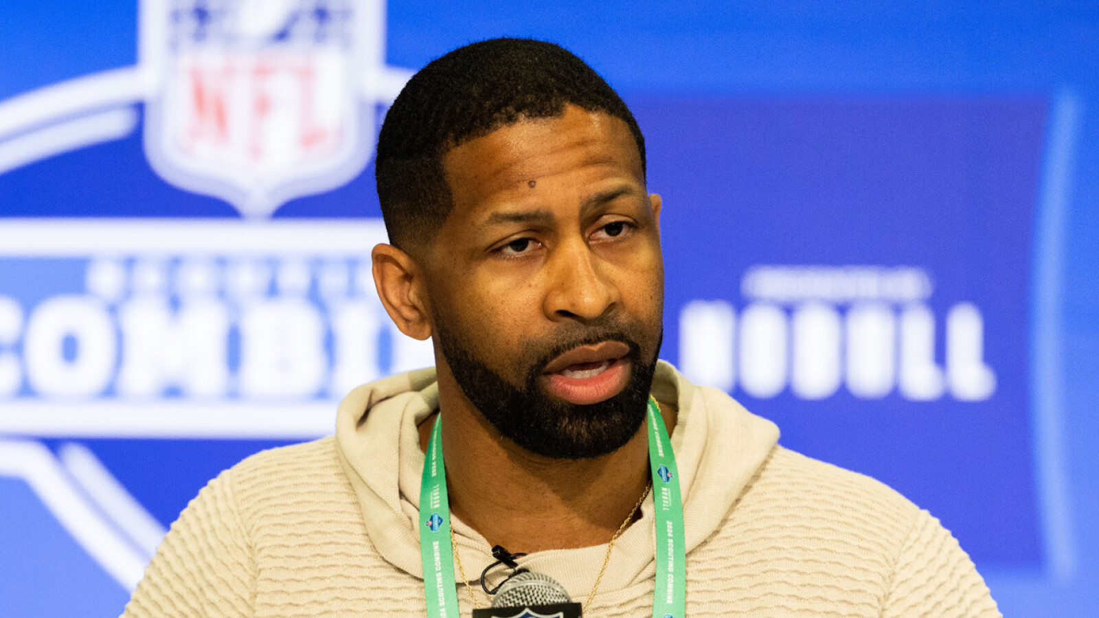 https://www.yardbarker.com/media/6/2/629521091ac203dc4f1fa0bc5bbc427a151f4ed3/thumb_16x9/early-2026-mock-draft-paints-gloomy-picture-browns.jpg?v=1