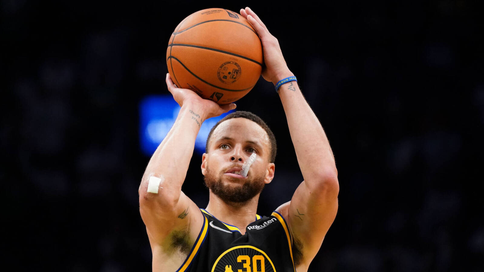 Steph Curry's 43 points lift Warriors to Game 4 win over Celtics
