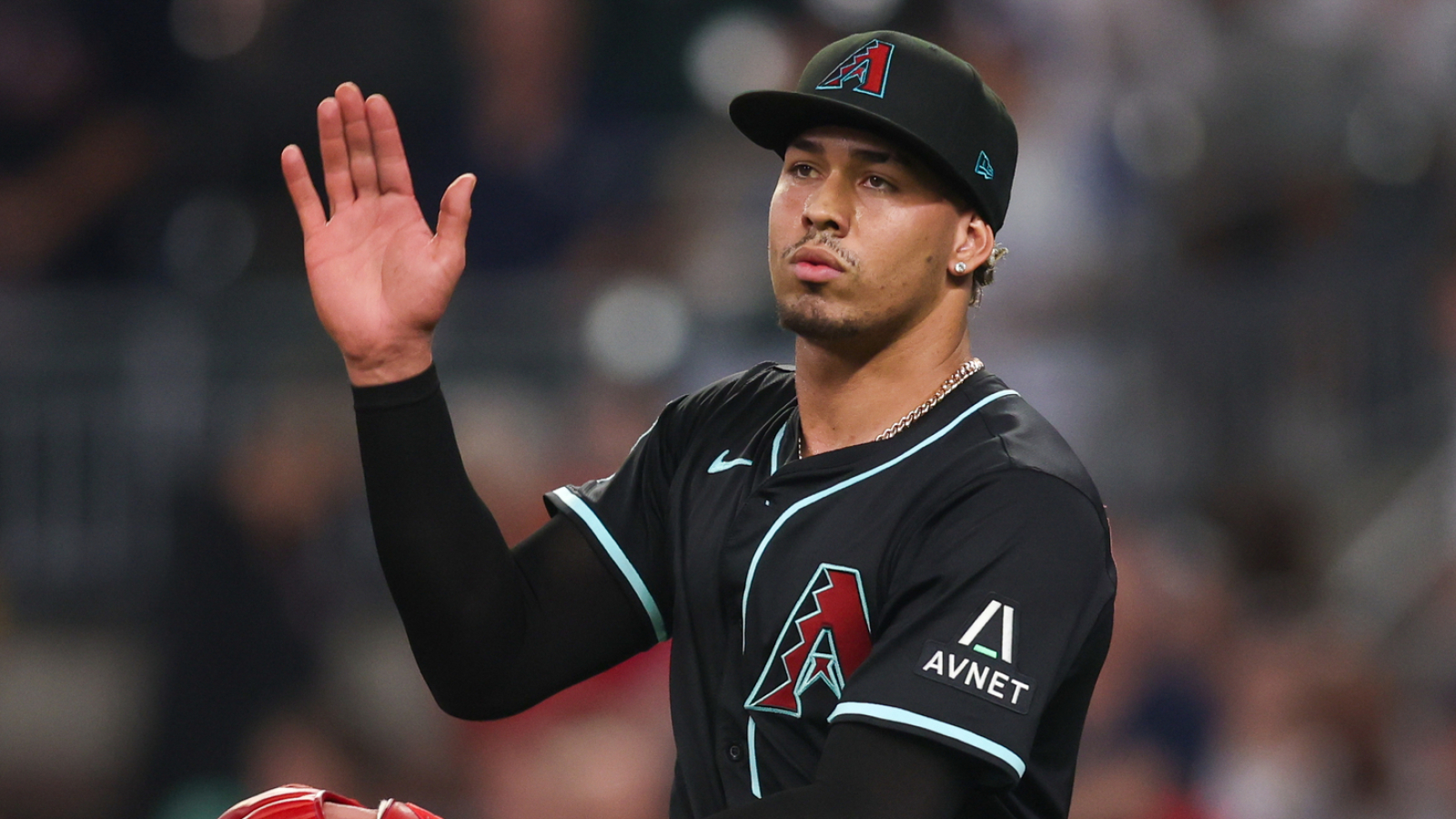 https://www.yardbarker.com/media/6/2/62acb80d63bd65fbe6891690e5be0cd939ed6eca/thumb_16x9/diamondbacks-reliever-undergo-tommy-john-surgery.jpg?v=1