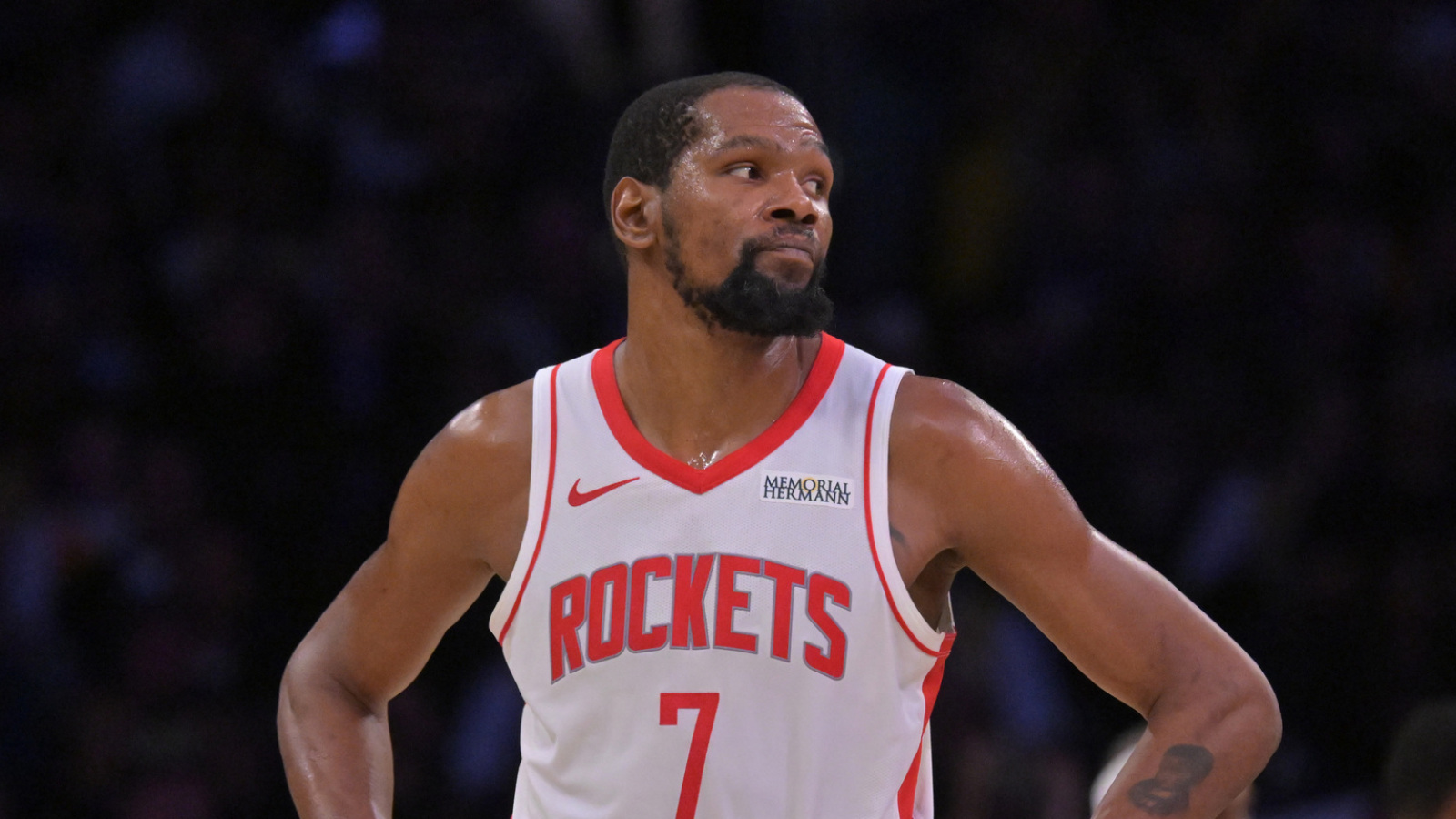 https://www.yardbarker.com/media/6/2/62e5d371b7def36c2c17ad213201ef333b4d8492/thumb_16x9/eastern-conference-team-continues-loom-large-as.jpg?v=1
