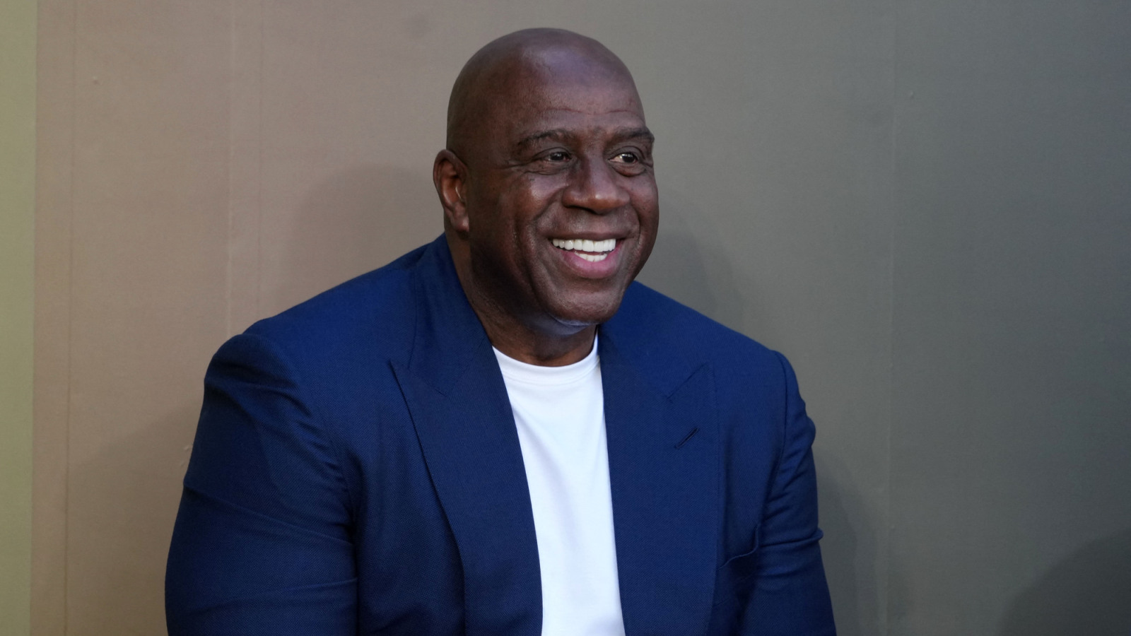 Magic Johnson Comments on Commanders' Clock Mismanagement Against Giants