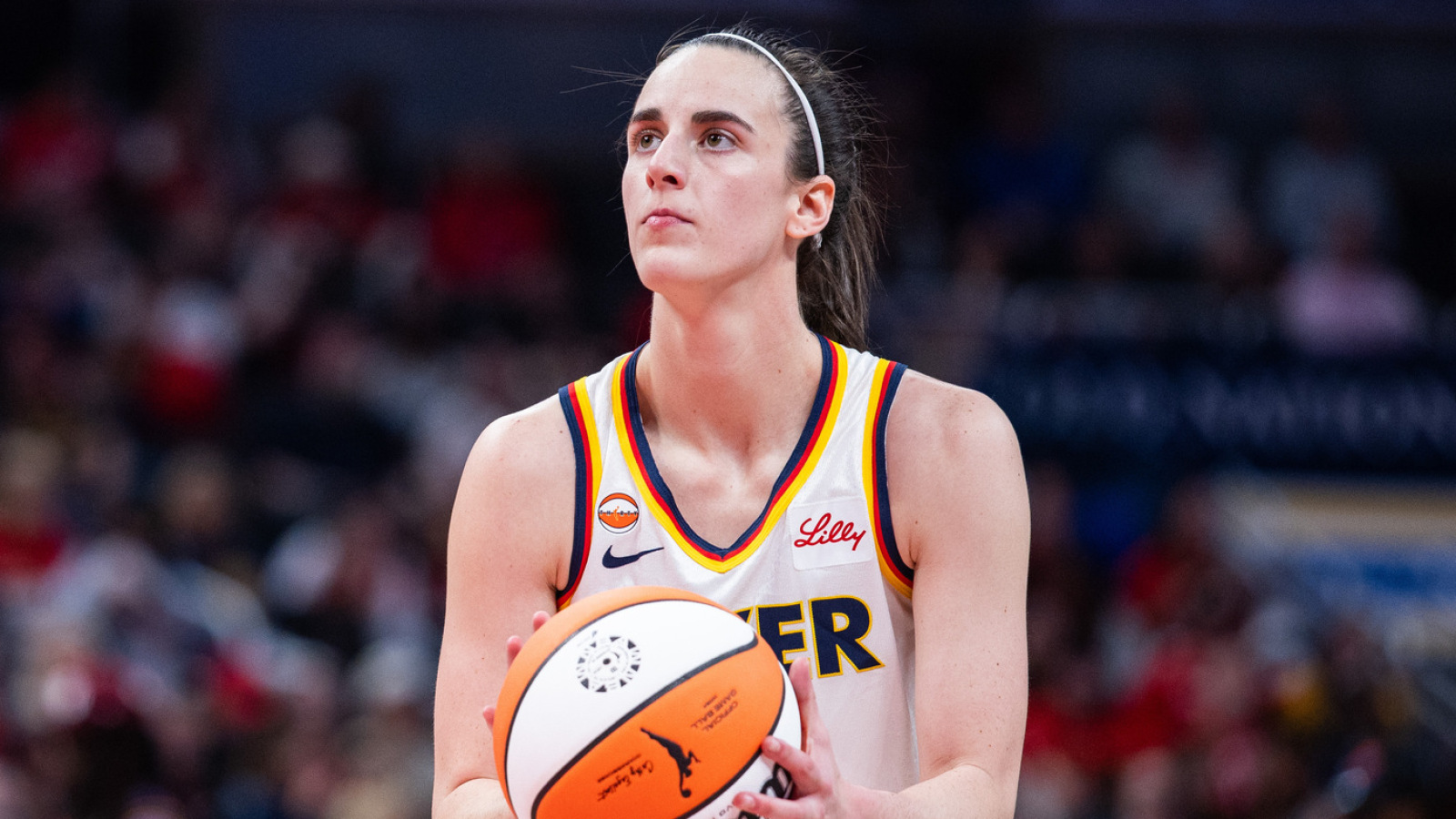 https://www.yardbarker.com/media/6/3/6309f557882b1ac2e26cb2e55a3a1f9635c79f5f/thumb_16x9/caitlin-clark-opens-friendship-lakers-lebron-james.jpg?v=2
