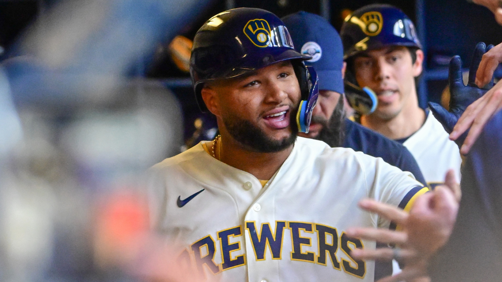 https://www.yardbarker.com/media/6/3/639a73ad9685dd33b8f31cb3c109842324c5673d/thumb_16x9/jackson-chourio-driving-force-brewers-offense.jpg?v=1