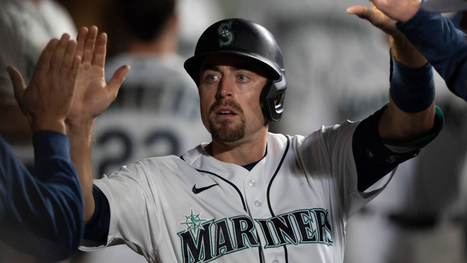 Rookie umpire ejects Mariners catcher after blown call Yardbarker