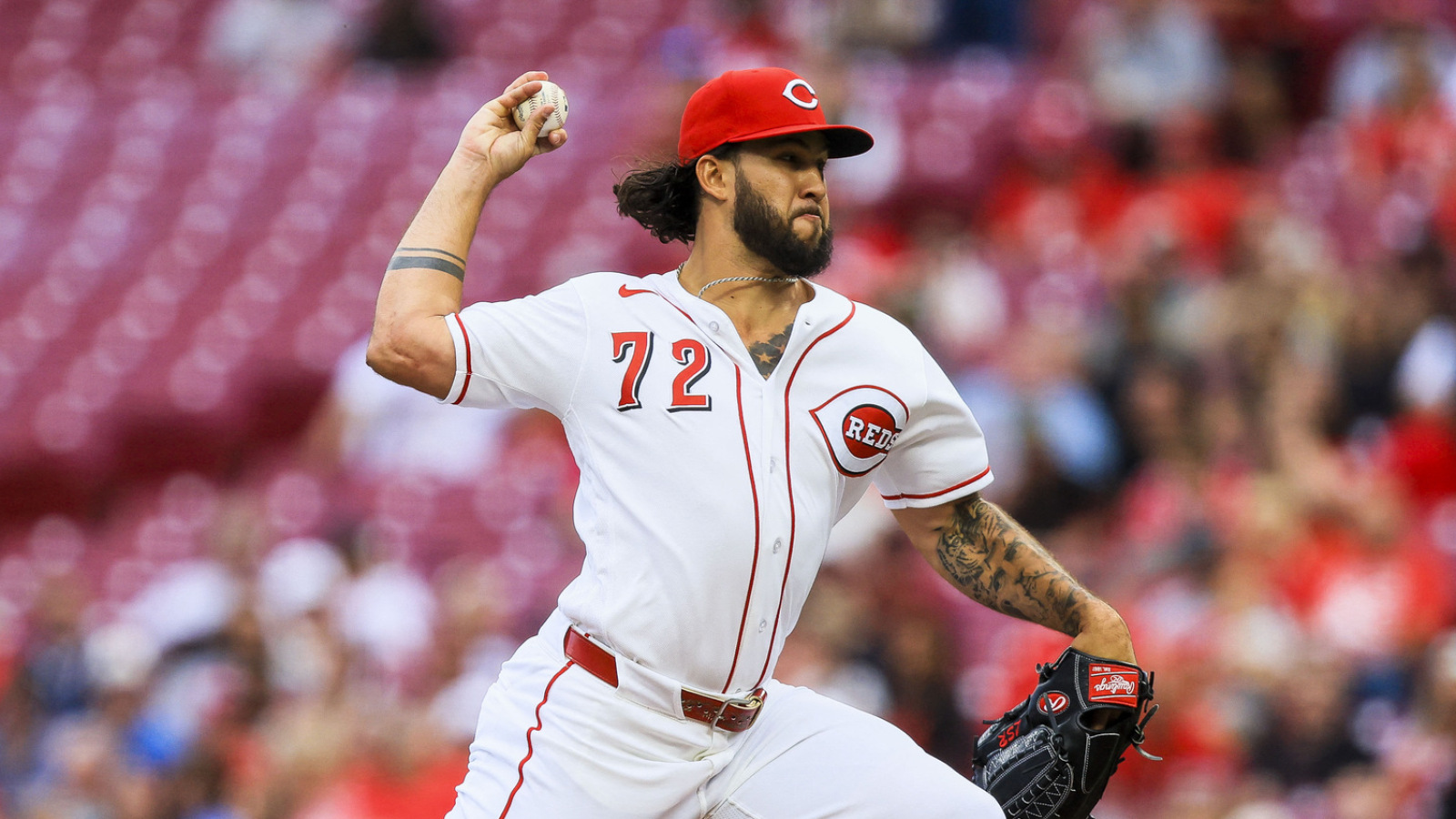 https://www.yardbarker.com/media/6/3/63bd4037b23b1961ac01d8be6ca5ad6cc2009133/thumb_16x9/jun-1-2026-cincinnati-ohio-usa-cincinnati-reds.jpg?v=1