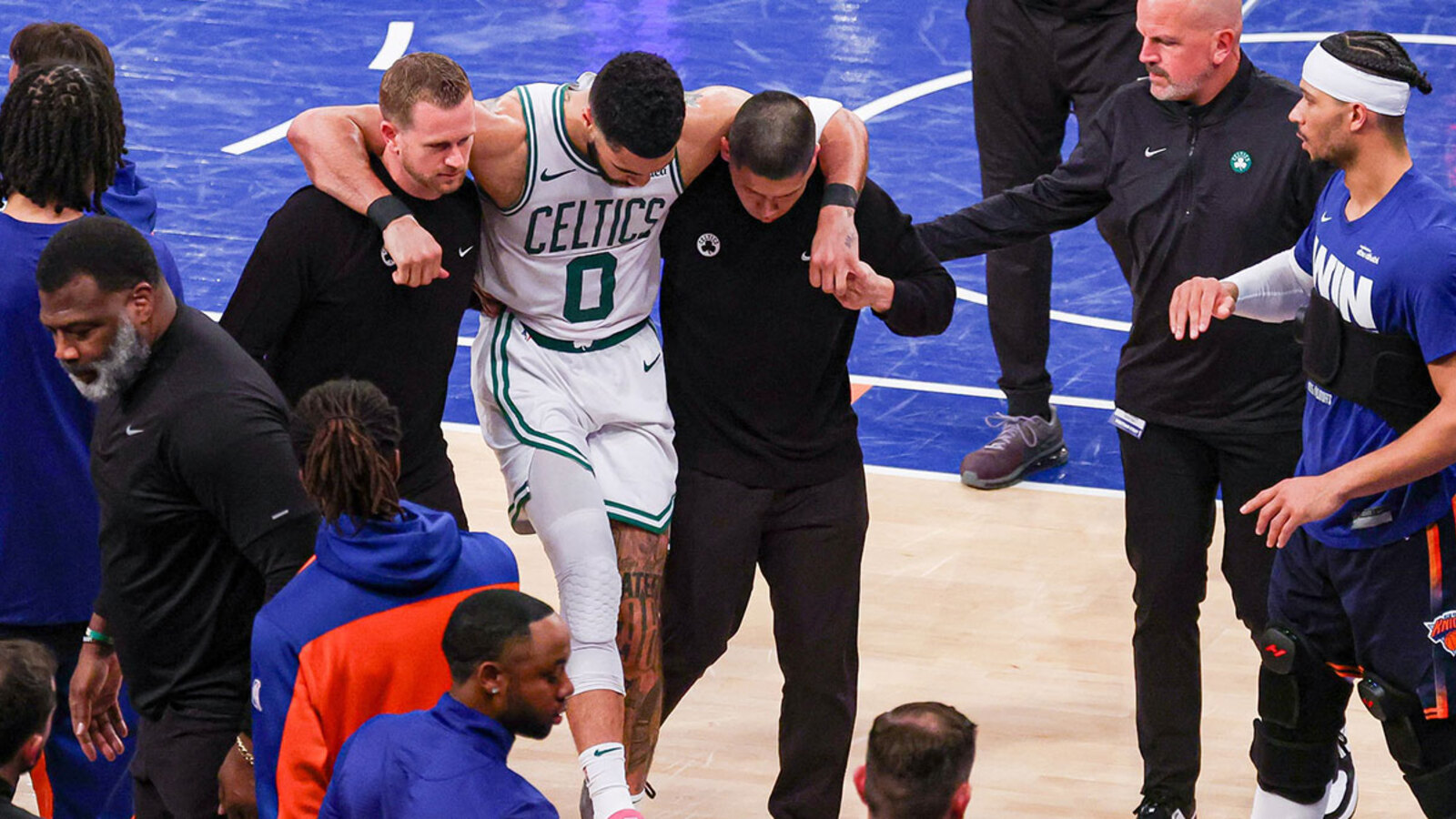 https://www.yardbarker.com/media/6/3/63d052497b2f3981e1ac2fc20eaa851a25ccf69a/thumb_16x9/Celtics-forward-Jayson-Tatum-1.jpg