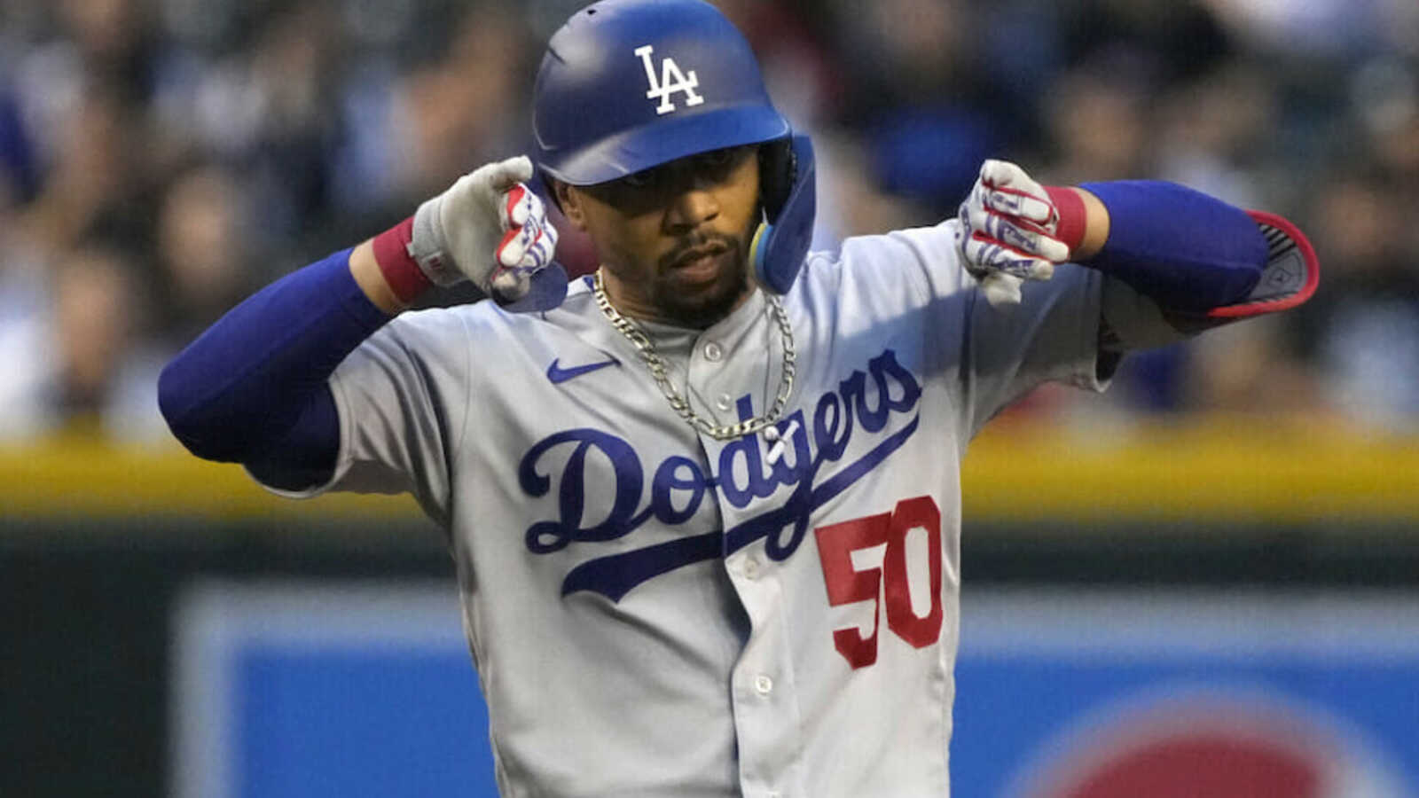 Dodgers Roster: Mookie Betts Activated, Yonny Hernández Optioned - Vimarsana News