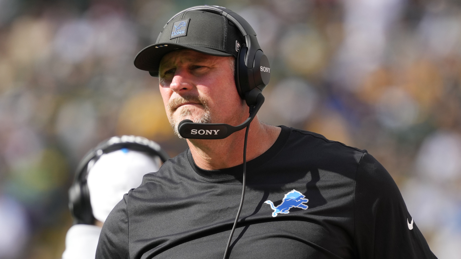 https://www.yardbarker.com/media/6/4/6482bce52a6dbffe0ccfaca21eb824d5c6d1b661/thumb_16x9/lions-hc-dan-campbell-makes-his-first-big.jpg?v=1