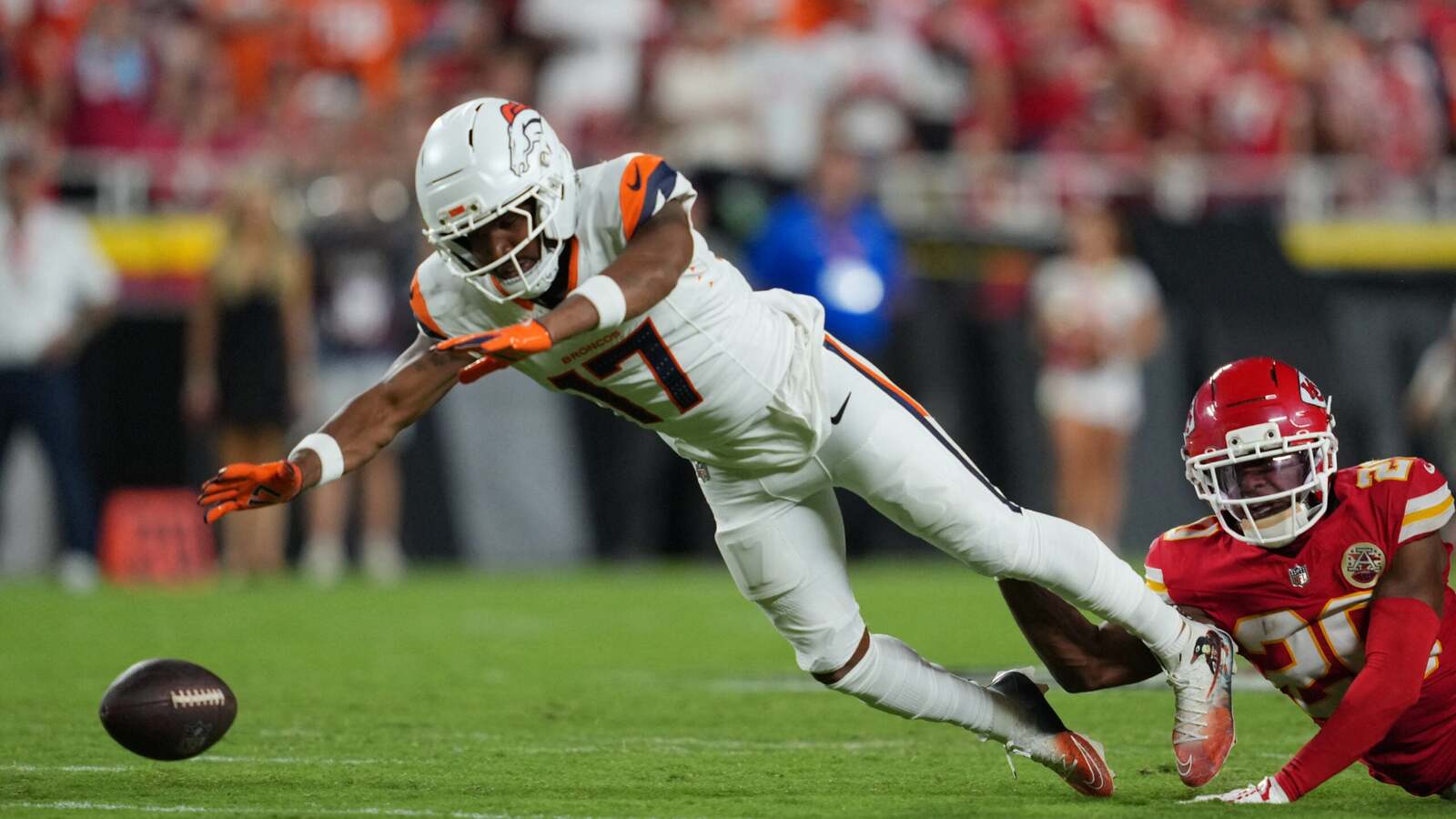 Jaylen Waddle's Denver Debut Falls Flat After Controversial Trade from Dolphins