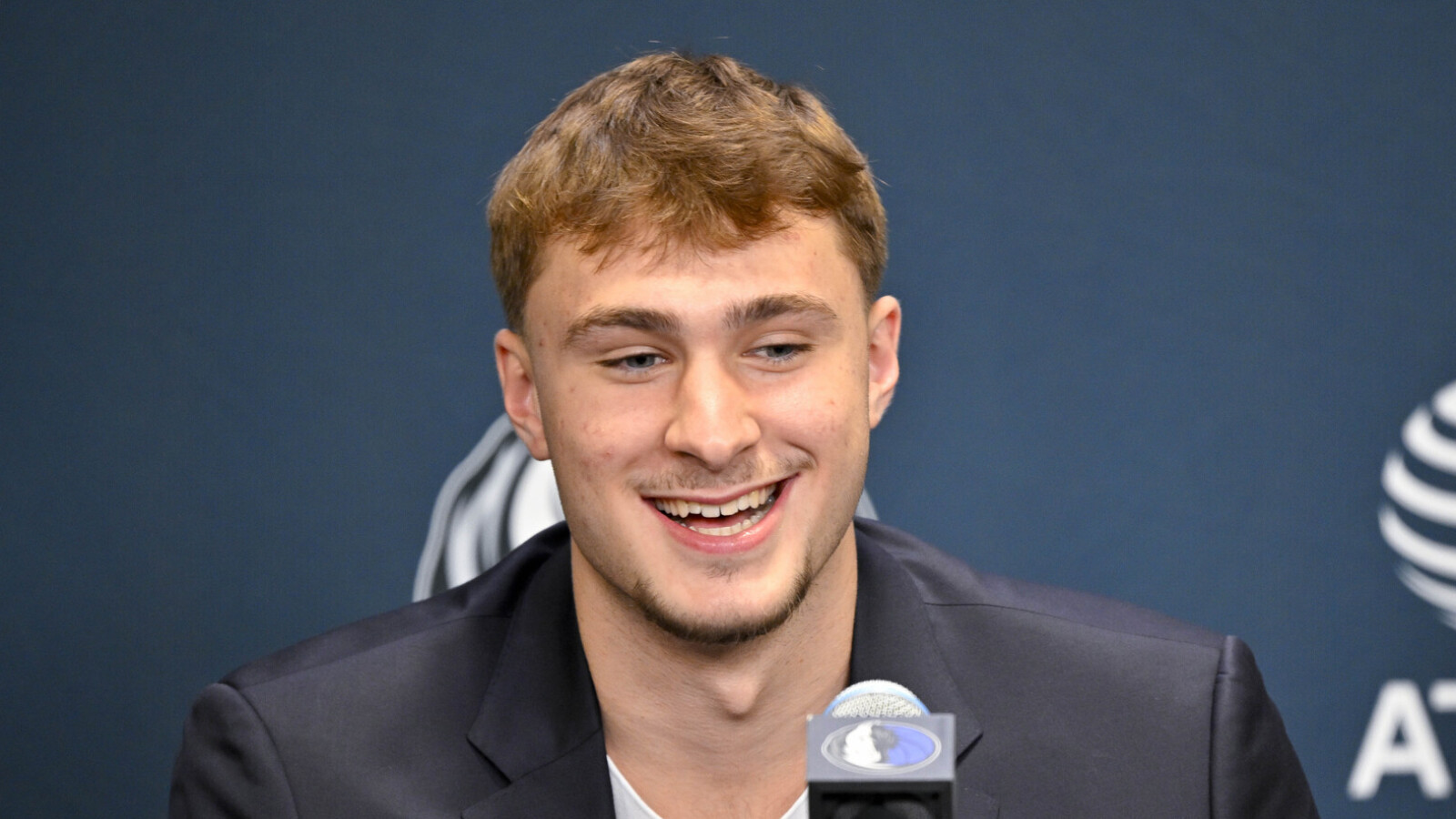 https://www.yardbarker.com/media/6/4/64f35b3023517b1c505ee931a06016940f6cb043/thumb_16x9/cooper-flagg-bronny-james-summer-league-showdown.jpg?v=1