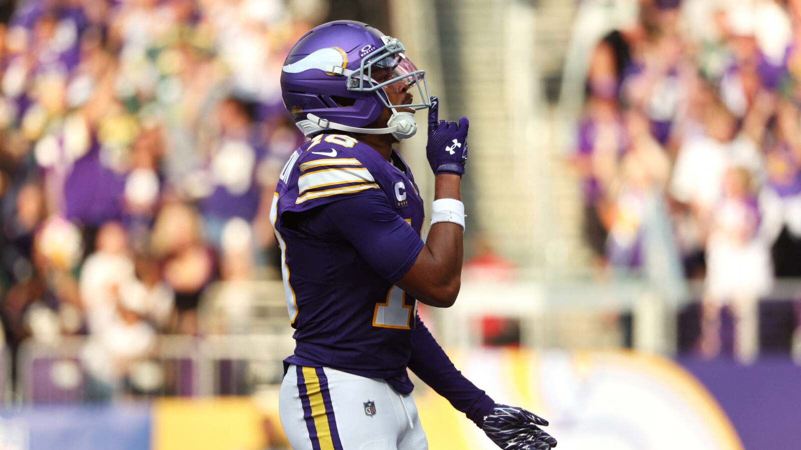 Minnesota Vikings Overcome Adversity to Defeat Green Bay Packers 39-22