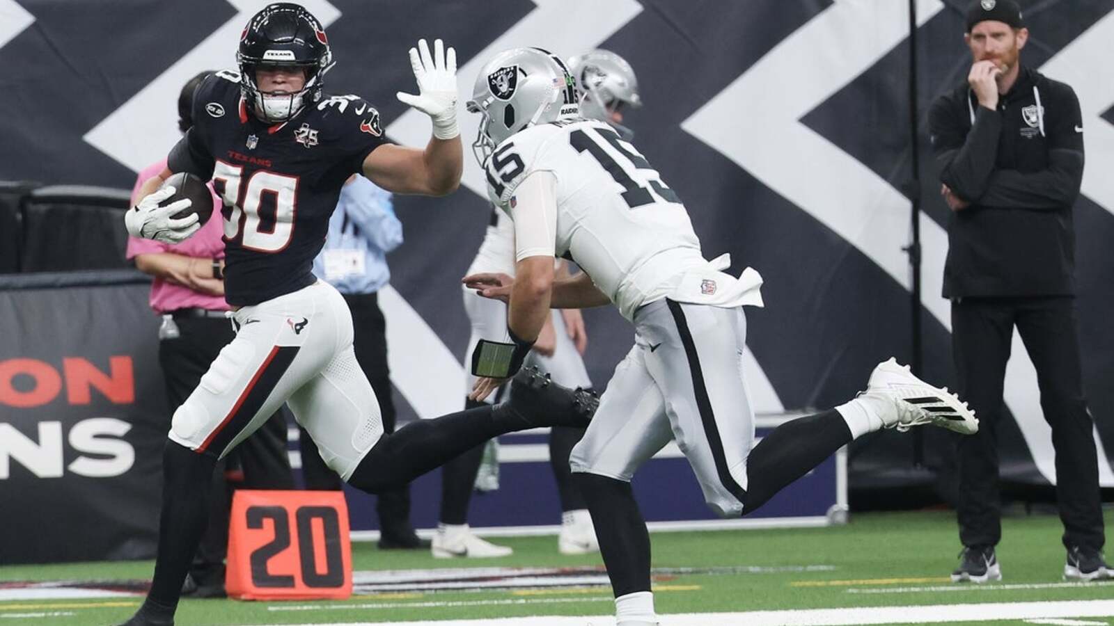 Raiders Rally to Defeat Texans 22-20 Despite Mendoza's Pick-Six