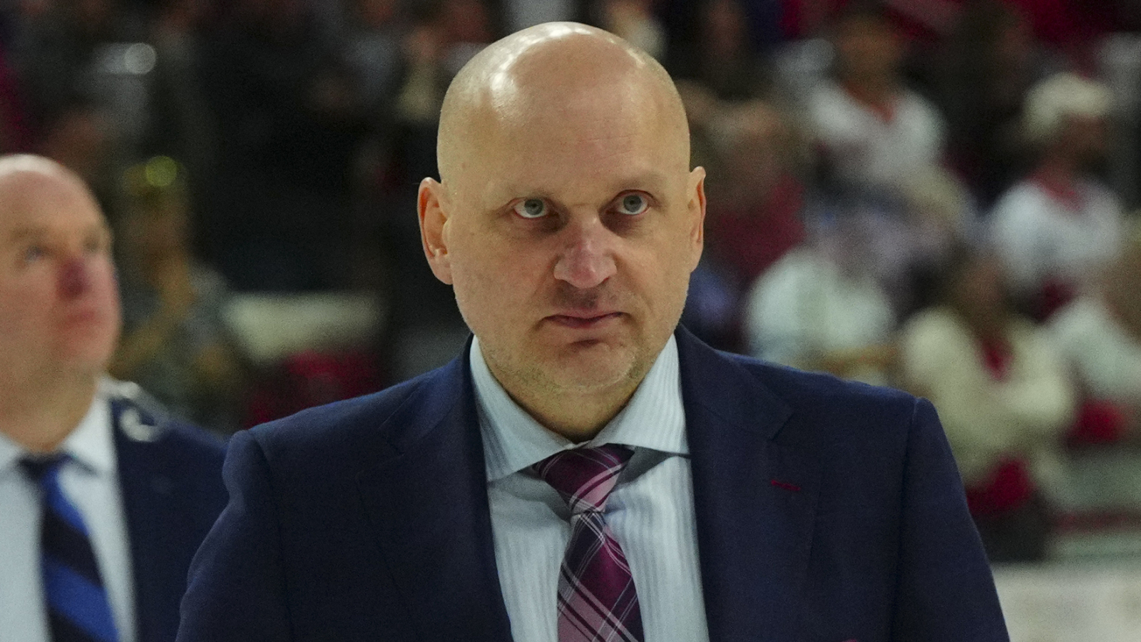 https://www.yardbarker.com/media/6/5/6576191493c01a05356f3f1bd0244c1a7b58e891/thumb_16x9/former-red-wings-hc-joins-maple-leafs-coaching.jpg?v=2
