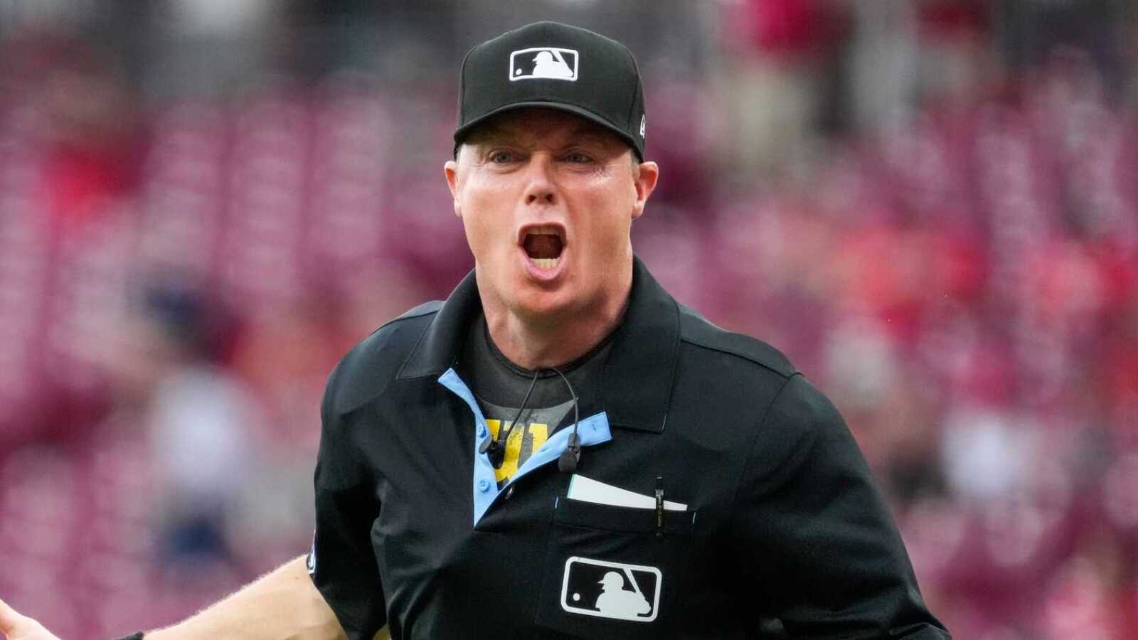 https://www.yardbarker.com/media/6/5/658146da442edf72661a94022b0c43e3475b6204/thumb_16x9/umpire-junior-valentine-25-exchanges-words-giants.jpg?v=1