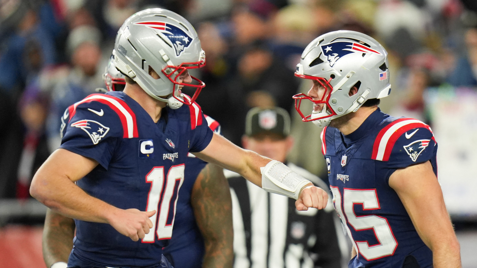 Patriots Extend Hunter Henry's Contract Amid Offseason Moves