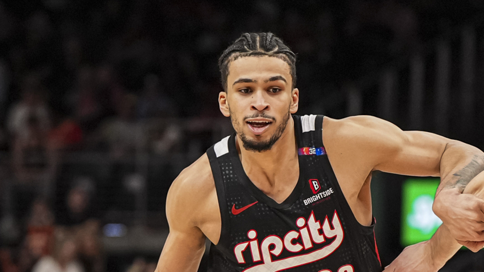 https://www.yardbarker.com/media/6/5/65c6484aaf2d462175f9e40c70baaaa0a60399fd/thumb_16x9/two-years-later-blazers-clear-winner-lillard-trade.jpg?v=1