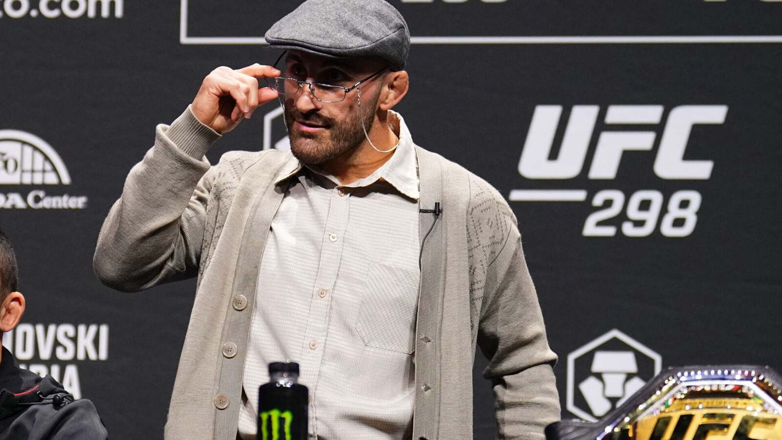 Alexander Volkanovski Prepares for UFC 333 Title Defense Against Movsar Evloev