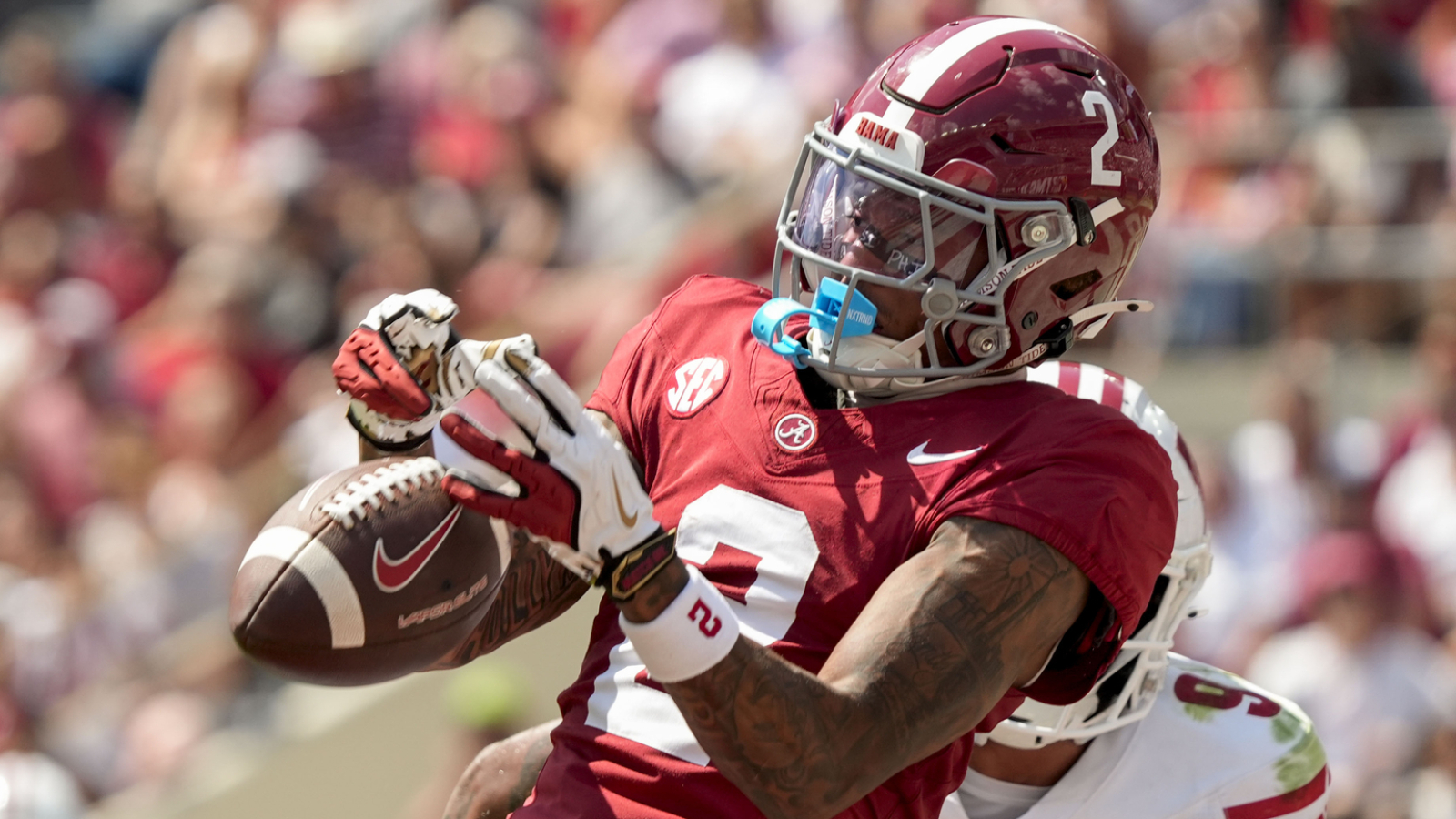 https://www.yardbarker.com/media/6/5/65fbefcbdcde5ab497a3d3f4db1ed5bbbfa0d718/thumb_16x9/alabama-teammate-criticizes-narrative-around-wr.jpg?v=1