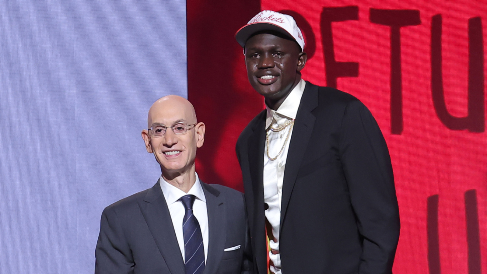 https://www.yardbarker.com/media/6/6/66351742c0ce3f3d5ee386e05b54fa9b19ec9ca4/thumb_16x9/suns-select-top-center-prospect-10-pick.jpg?v=1