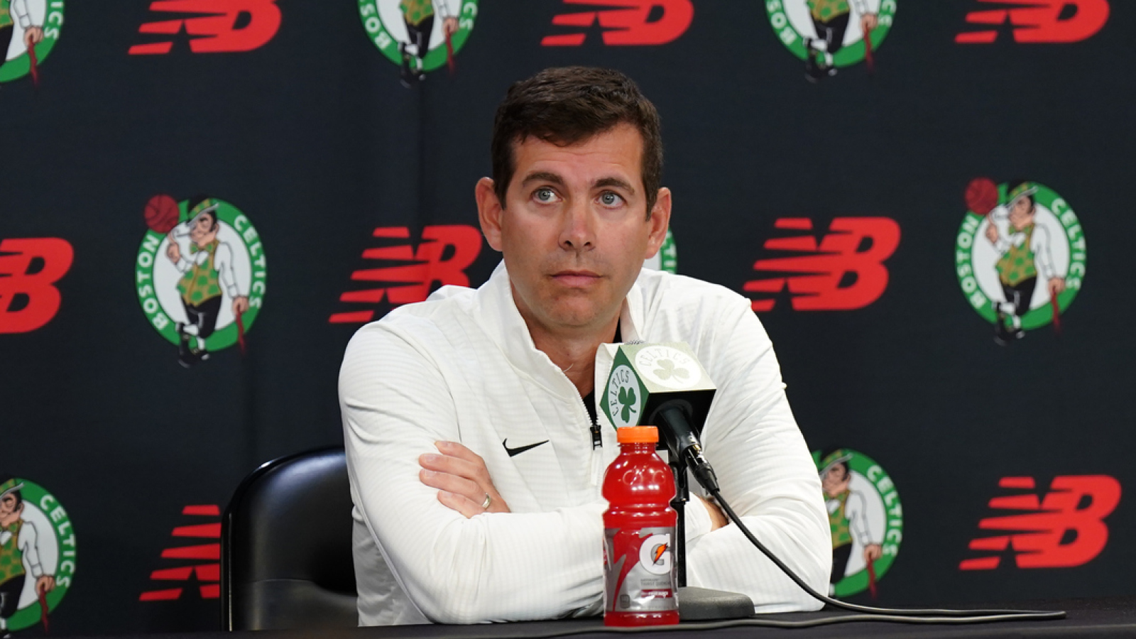 https://www.yardbarker.com/media/6/6/66616a9ff55515bc14e4f128aa6ae49d7f29a7b1/thumb_16x9/celtics-moves-suggest-new-guard-on-move-eventually.jpg?v=1