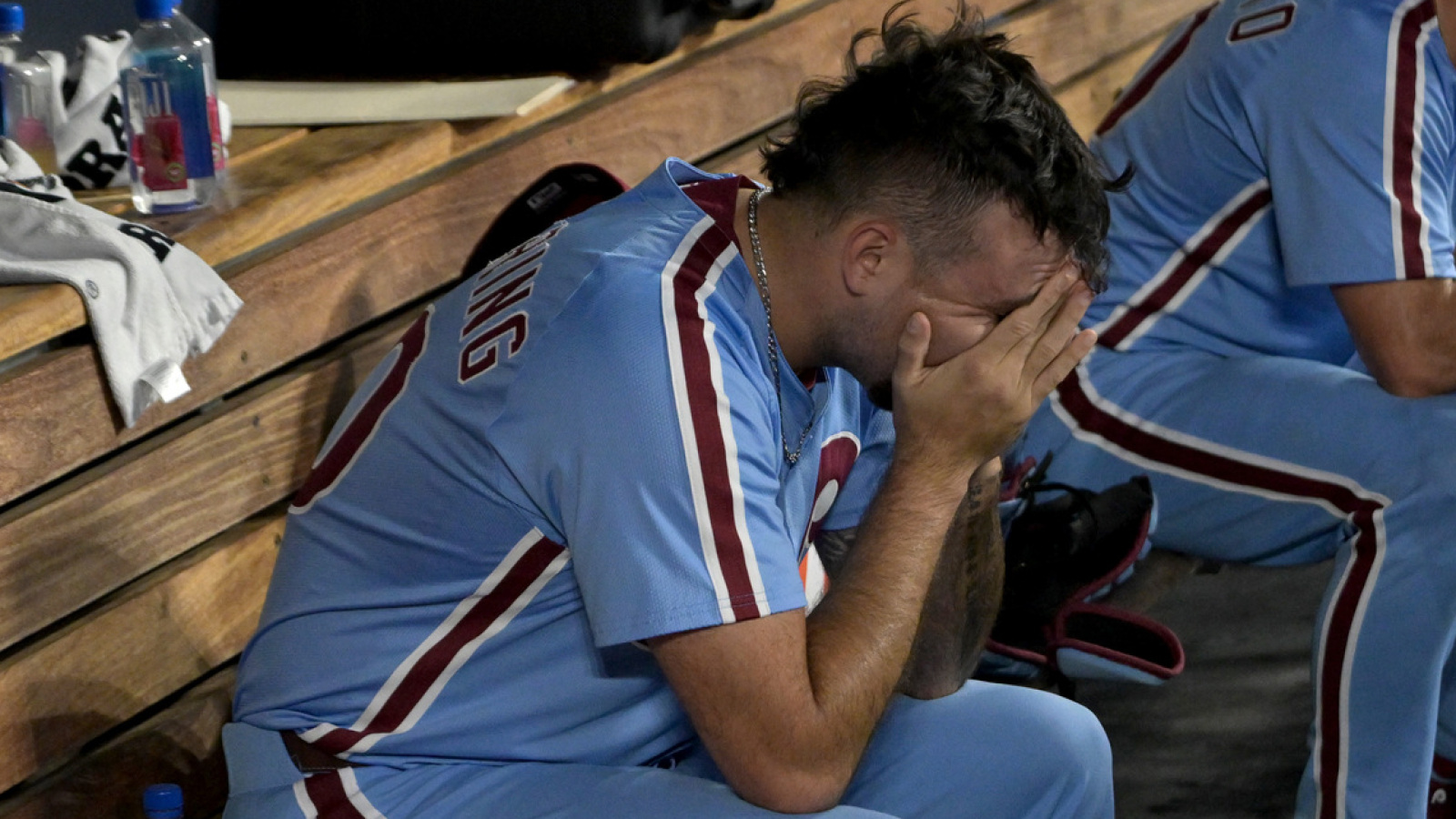 https://www.yardbarker.com/media/6/6/6675513f2897aa01eb8e4093abb14b87605c74da/thumb_16x9/phillies-eliminated-nlds-crushing-walk-off-error.jpg?v=1