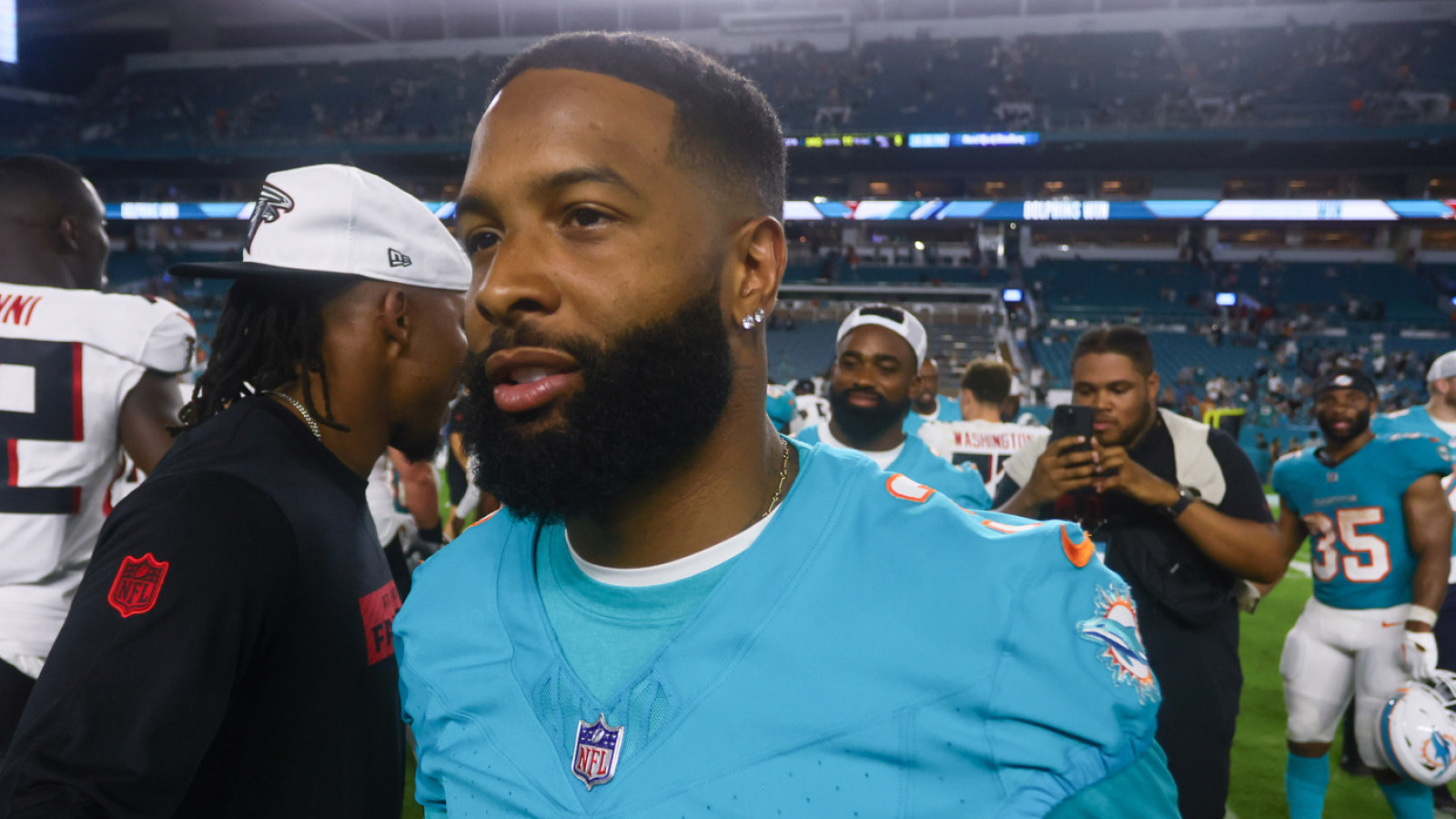 https://www.yardbarker.com/media/6/6/66c0b79236460516acc1f884b5a34ccf70b2a564/thumb_16x9/odell-beckham-jr-linked-playoff-contender.jpg?v=1