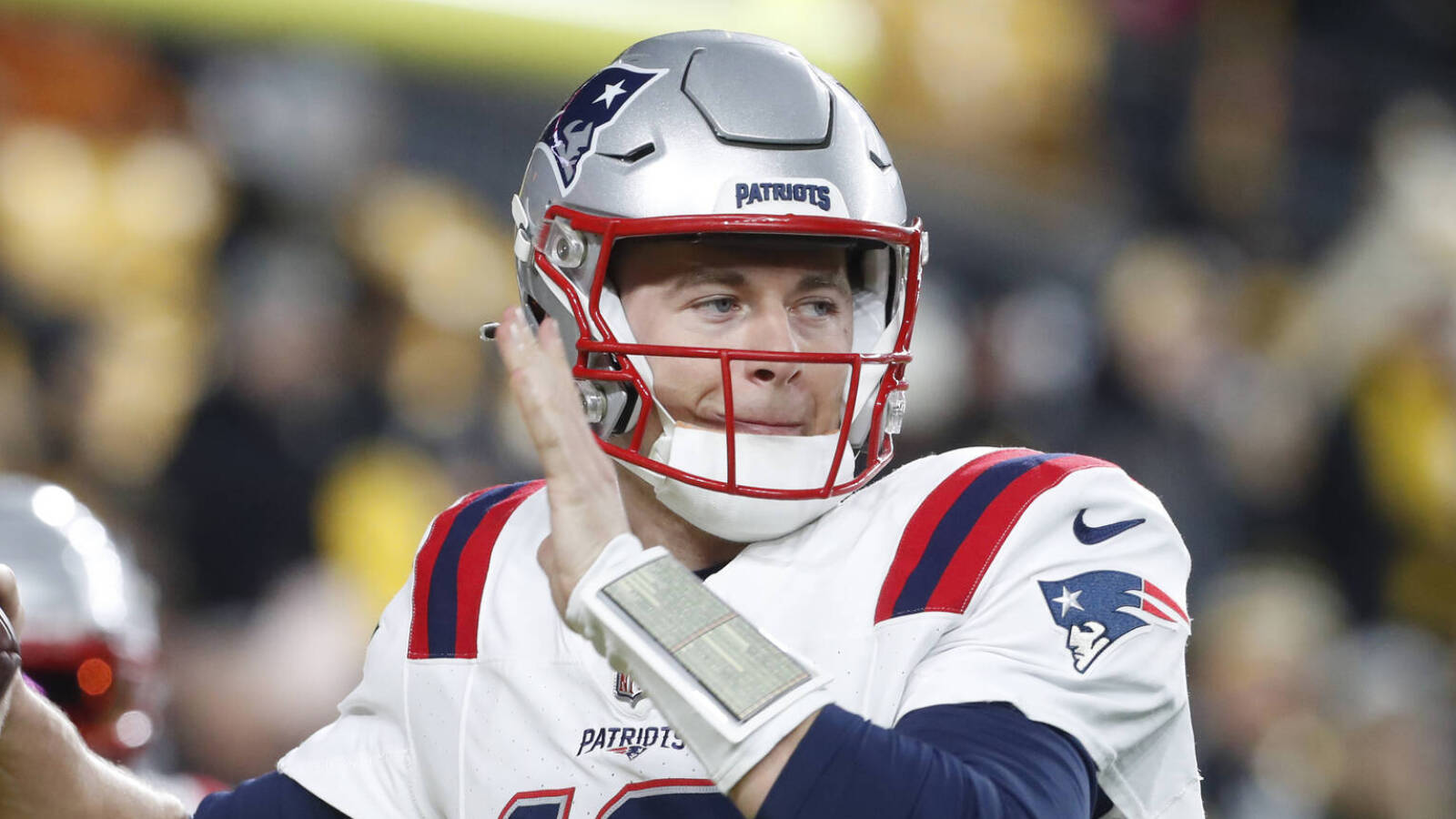 Could Patriots go back to Mac Jones over Bailey Zappe?