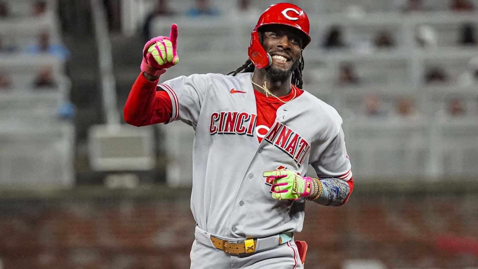 Reds go yard 3 times, eke out rubber match vs. Braves