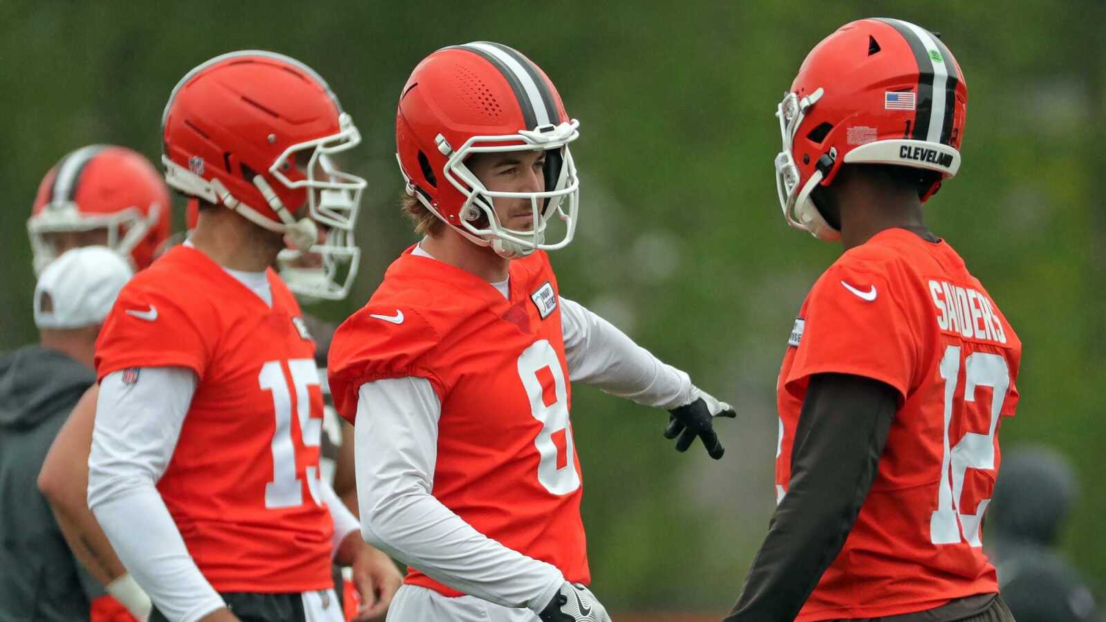 https://www.yardbarker.com/media/6/7/679c7ef30152892c87caa698818ec8f0d847801c/thumb_16x9/browns-embrace-unique-qb-idea-start-2025-season.jpg?v=1