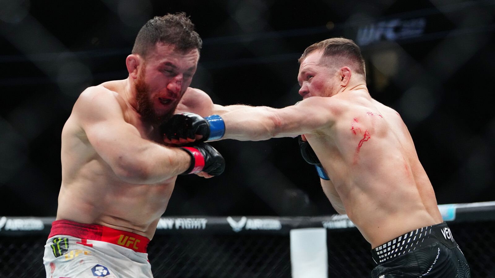 Dvalishvili Clarifies Reaction to Makhachev's Flag Display