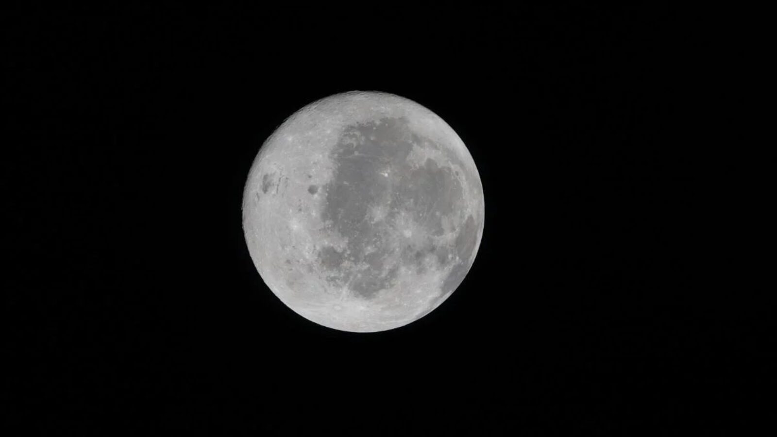 Live stream NASA's Lunar flyby as moon mission goes deeper into space ...