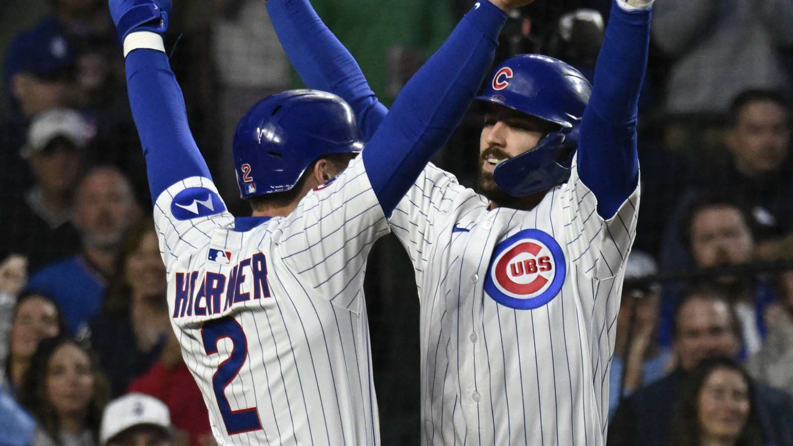 https://www.yardbarker.com/media/6/7/67f44666b2df90a99bebfffba5e696287f0ecef3/thumb_16x9/cubs-hold-onto-first-place-win-over-marlins.jpg?v=1